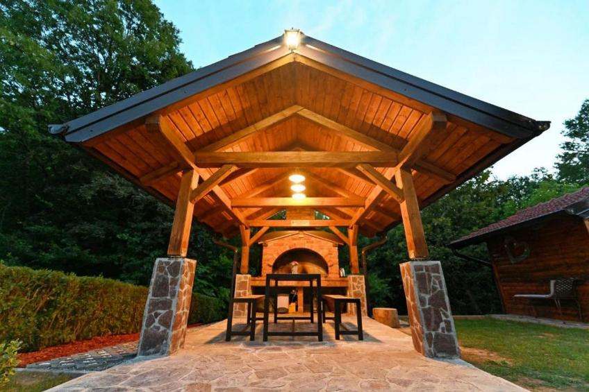 Lavanda Land - Villa Tanya Mrežnica - Three Bedroom Holiday Home with Hot Tub - foto 21