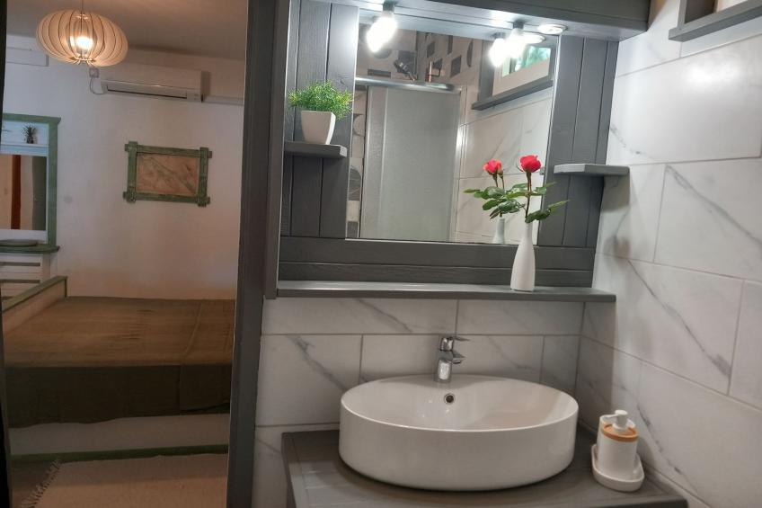 Guest House Green Corner Supetarska Draga - One Bedroom Apartment With Balcony and Sea View - foto 15