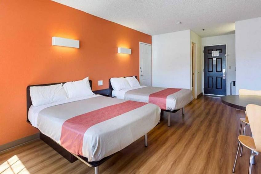 2 Queen Beds  Non-Smoking - foto 12