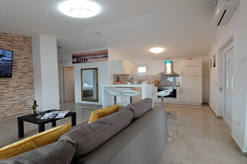 Beachfront Apartment with Balcony and Sea View - foto 5