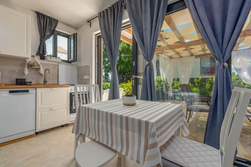 Studio Apartment Varos with shared pool - foto 14