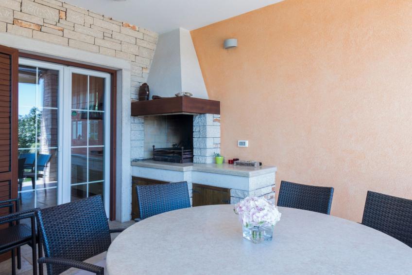 in Pomer mit privatem beheizten Pool und Meerblick - foto 37