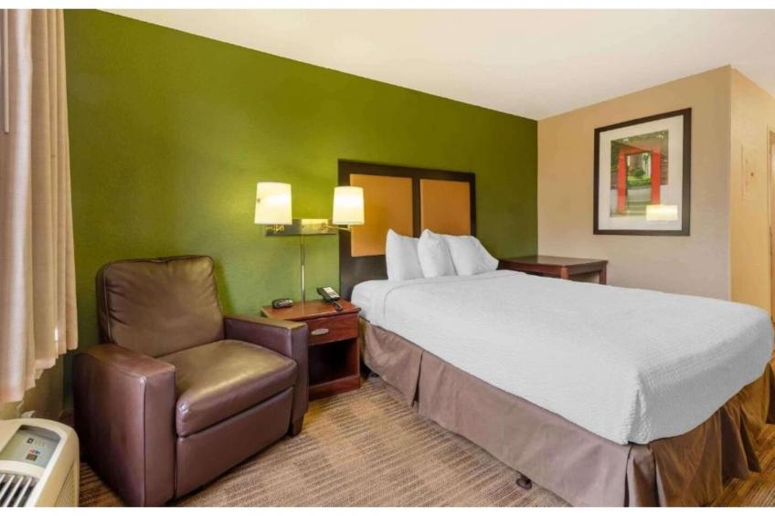 1 Queen Bed | Non-Smoking, Kitchen - foto 29