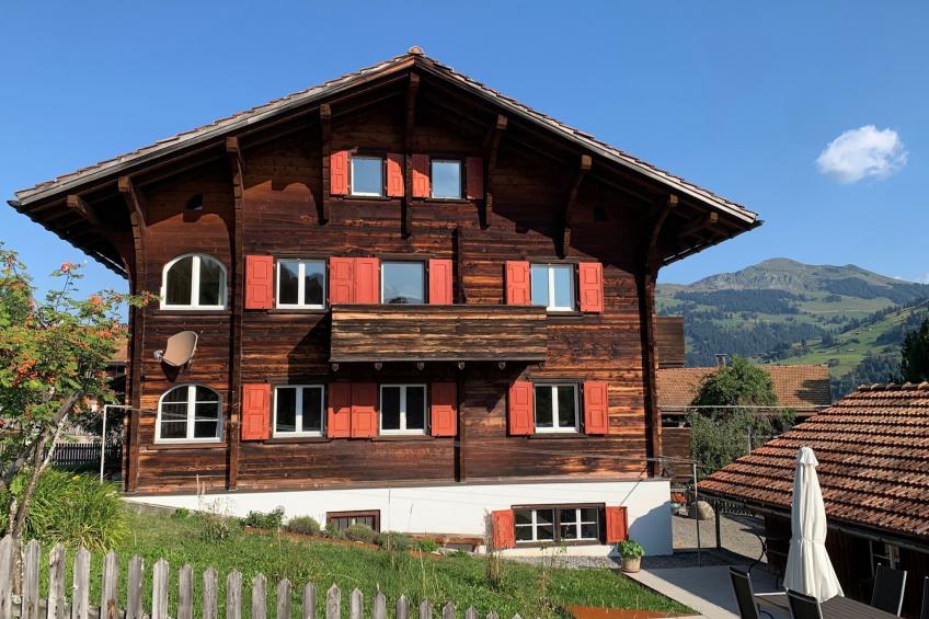 Charmantes Alpen-Appartement in Conters, (Conters),