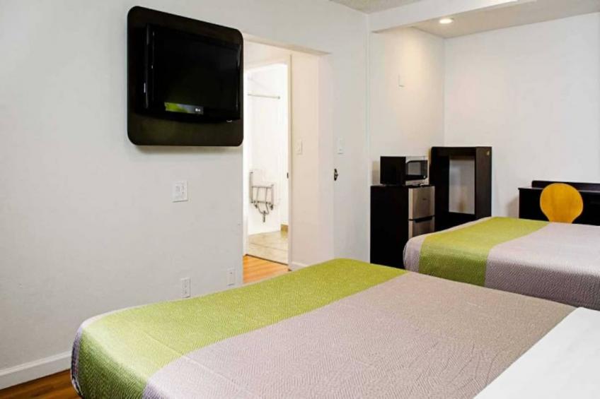 2 Queen Beds  Non-Smoking - foto 24
