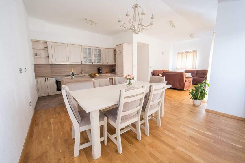 Holiday Home J&D No.2-Nine Bedroom House with Pool - foto 9