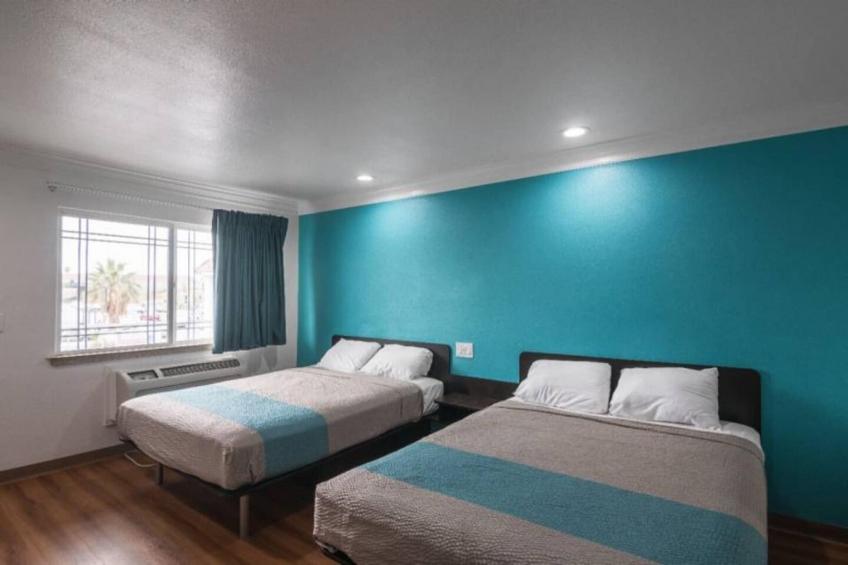 1 King Bed  Non-Smoking Micfridge - foto 19