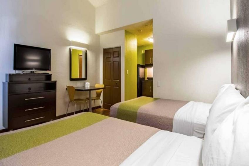 2 Full Beds  Non-Smoking Kitchen - foto 7