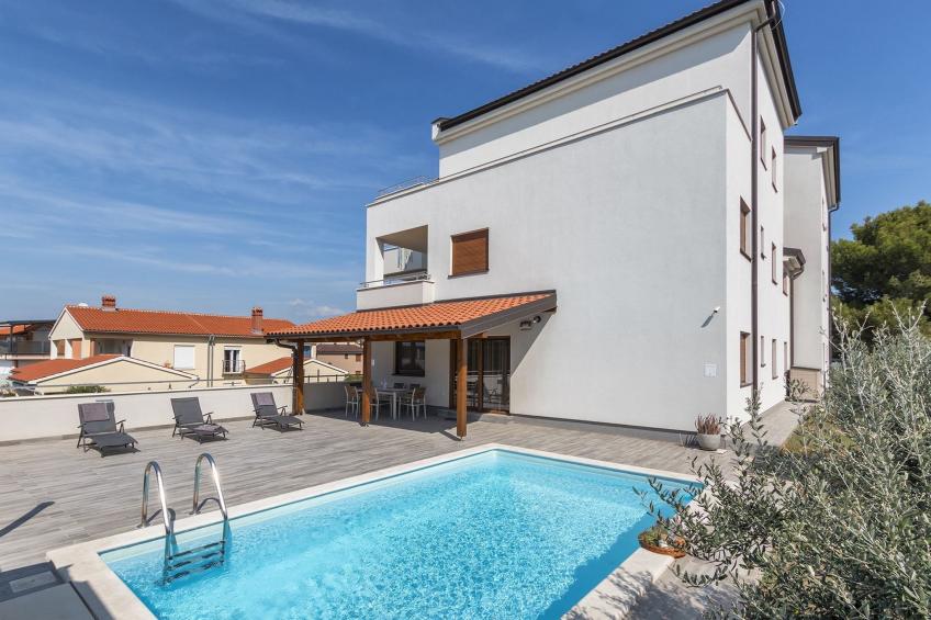 Apartment Volme - Private Pool and Sea View