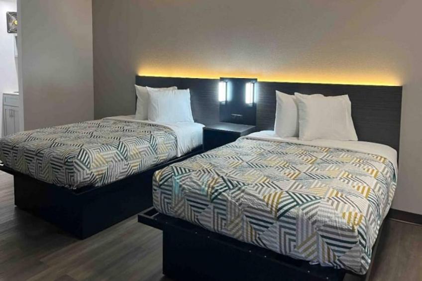 2 Full Beds  Non-Smoking Micfridge - foto 4