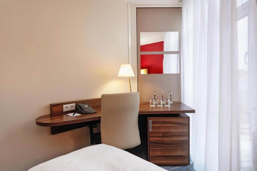 Sunday Hotel Köln Brühl Triple Room - foto 19