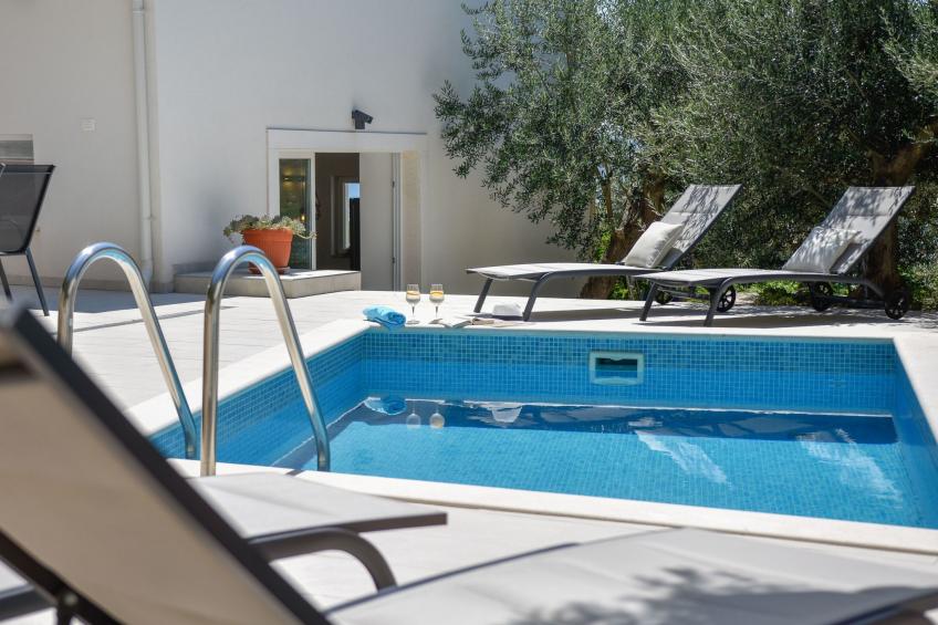 3 Schlafzimmer Villa mit beheiztem Pool und Meerblick
