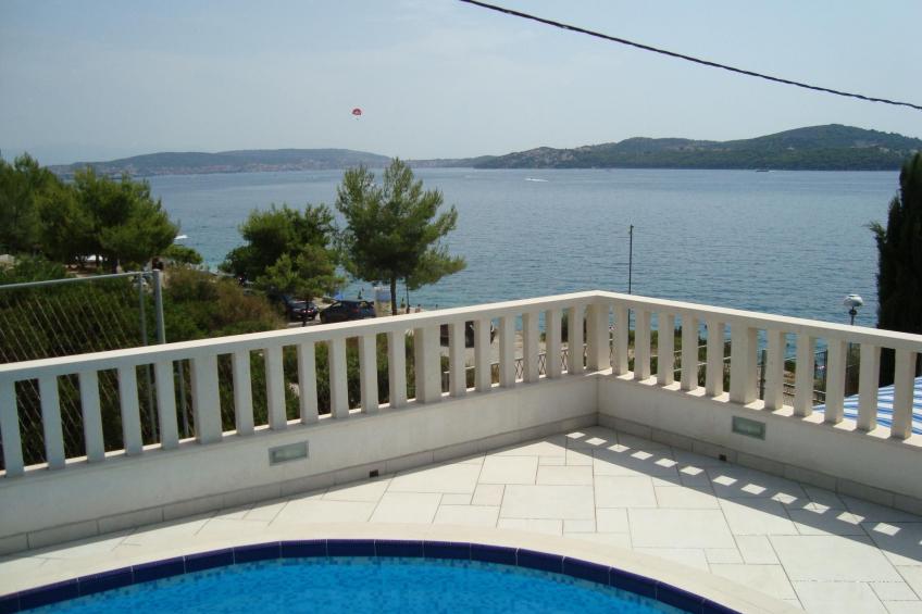 mit Terrasse, Pool und Strandzugang - foto 10