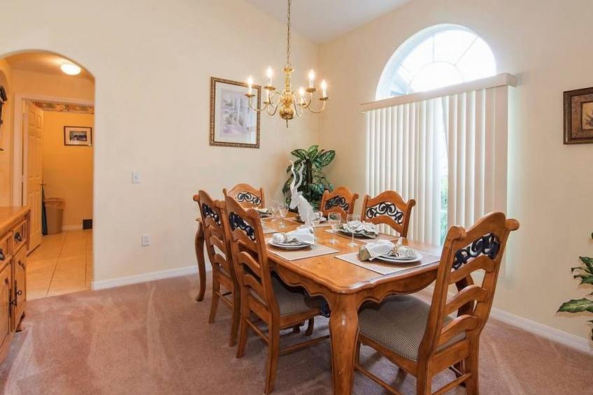 Sonniger Privatpool mit freistehendem Whirlpool und Filmraum - foto 14