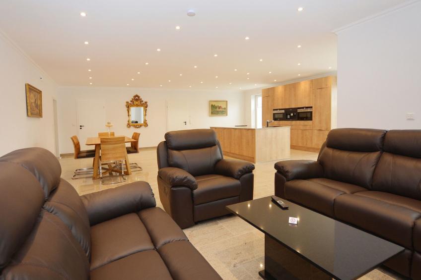 Merzijana Eerdgeschoss in Stinteck - foto 10