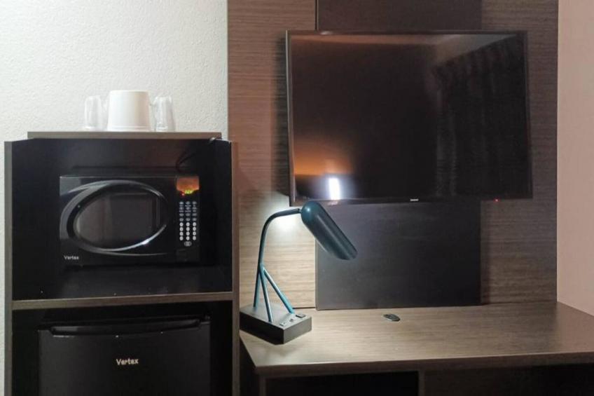 1 Full Bed  ADA/RI Shower Smoking - foto 23