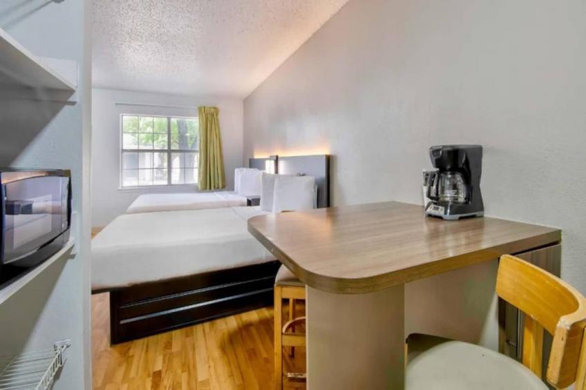 2 QUEEN BEDS  SMOKING - foto 5