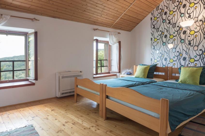 Wunderschön eingerichtete Villa mit Pool und Garten - foto 28