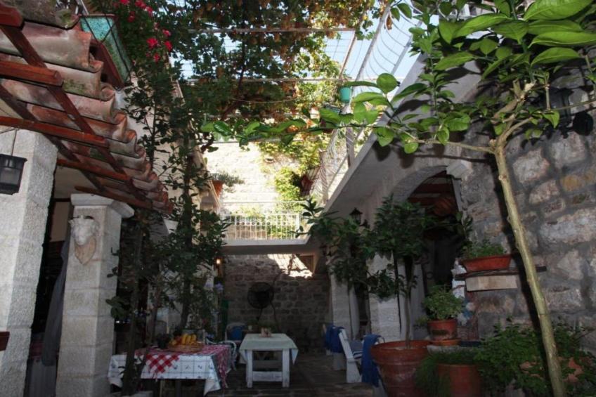 Quaint & Affordable Stay in Budva Traditional Stone House - Family Room 2 - foto 27