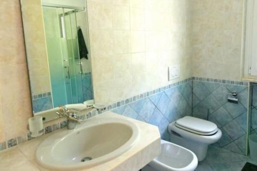 Villa zur alleinigen Nutzung mit 4 Wohnungen - foto 20