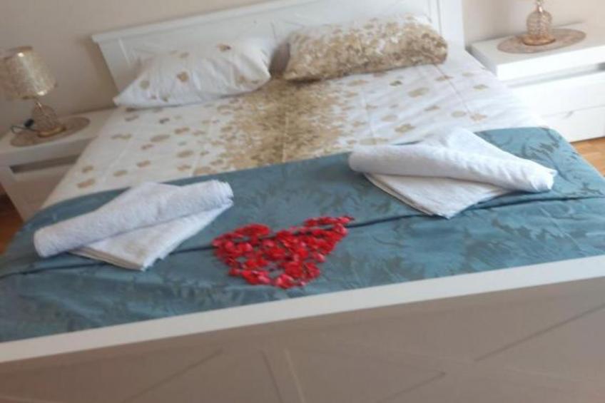 Deluxe City Escape with Modern Comforts & Garage - Double Room - foto 9