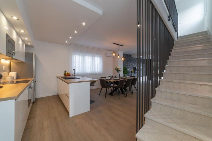 Luxury Kastela Villa with Heated Pool and Lounge Area - Four Bedroom Villa - foto 7