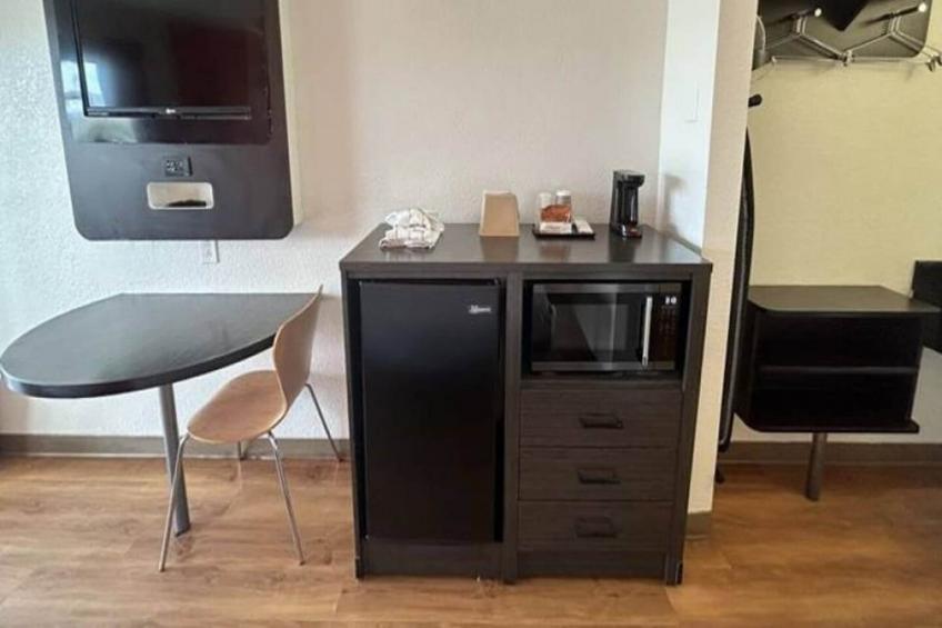 2 Queen Beds  Suite Non-Smoking Micfridge - foto 24