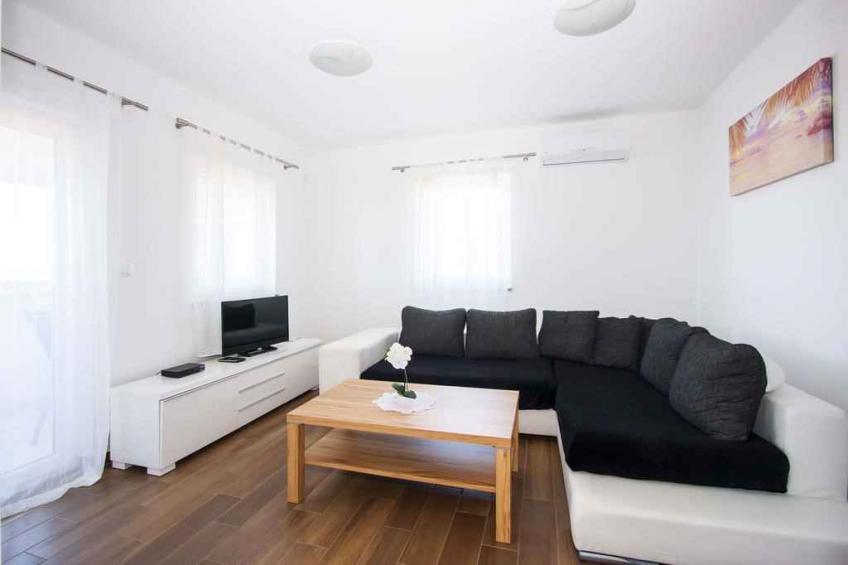 Holiday apartment with internet access and air conditioning - BF-9YTWR