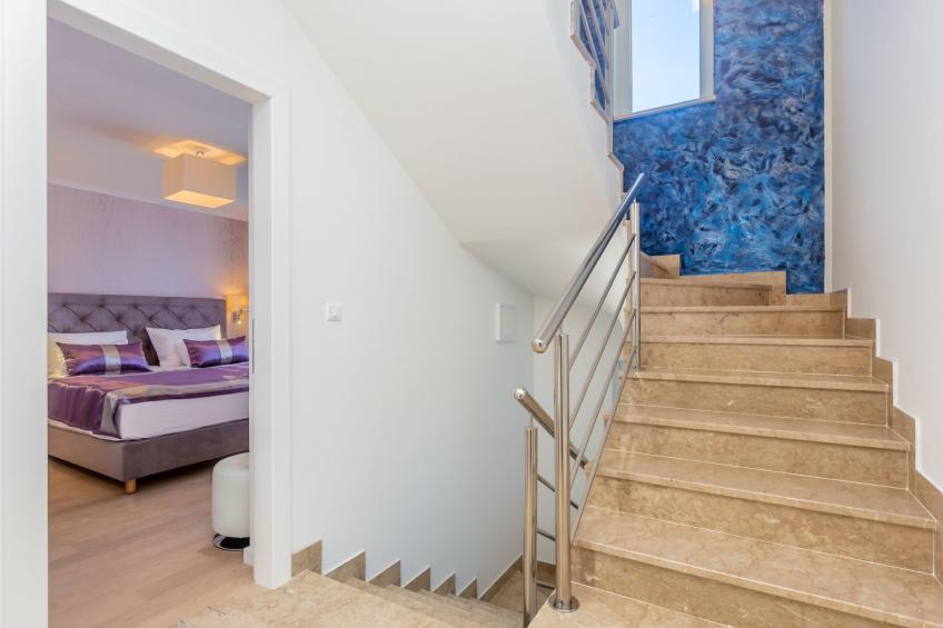 Schöne Villa in einer ruhigen Umgebung mit Pool - foto 23