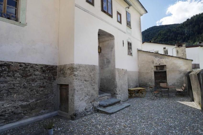 Bündner Zuckerbäckerpalazzo unter Denkmalschutz - foto 14