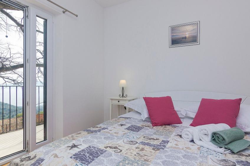 Schönes Steinhaus mit beheiztem Pool, Terrasse mit Meerblicl in ruhige Lage - foto 42