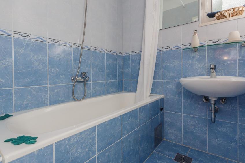 Ferienvilla "Osibova" mit Blick auf das Wasser - foto 22