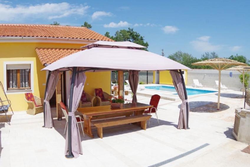 Haus in Sveti Kirin mit Privatem Pool, 4 Schlafzimmer - foto 10