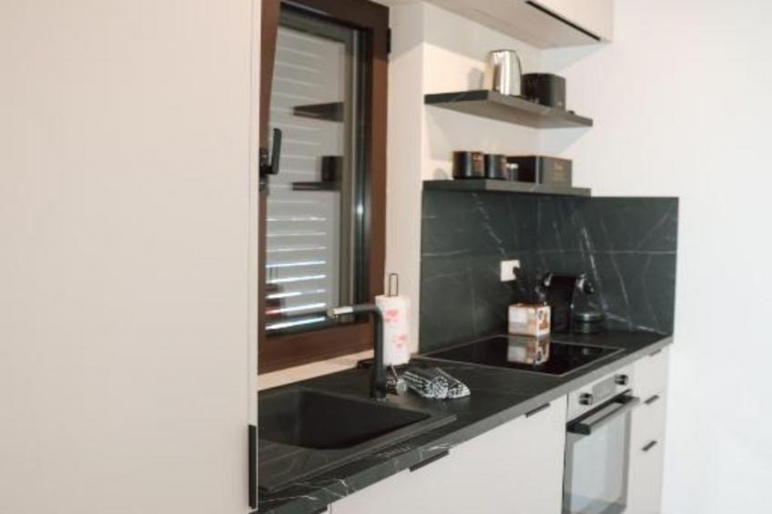 Stylish Apartment with Modern Elegance in Herceg Novi Area - Deluxe One Bedroom Apartment with Terrace - foto 10