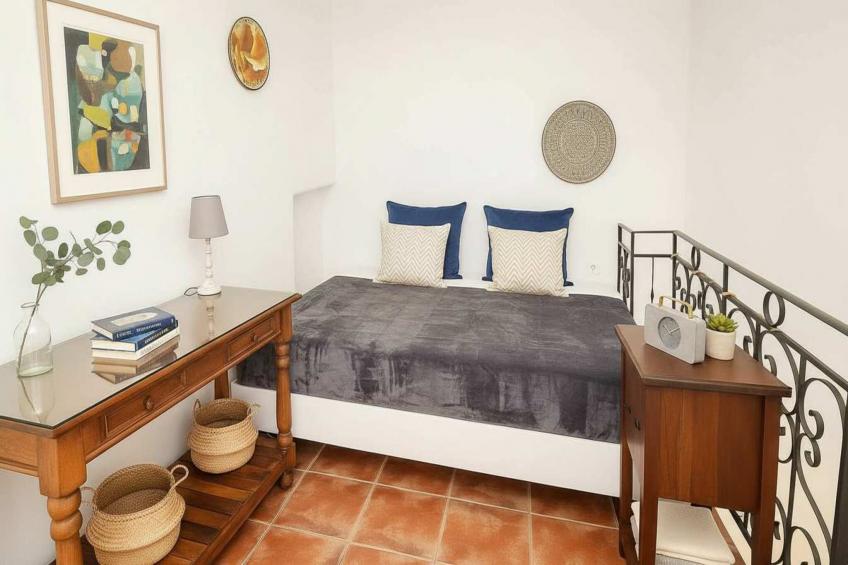 Picturesque Paros White House with Balcony Views - foto 12