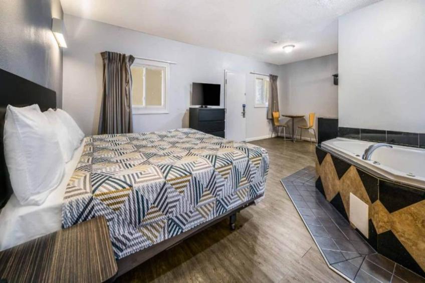 1 Full Bed  Mobility Access RI Shwr Nsmk - foto 19