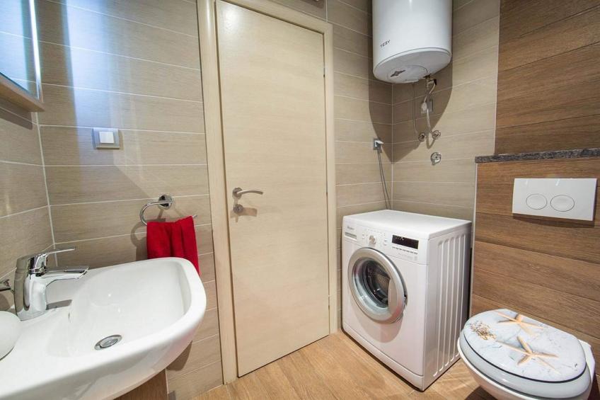 Holiday Home J&D No.2-Nine Bedroom House with Pool - foto 19