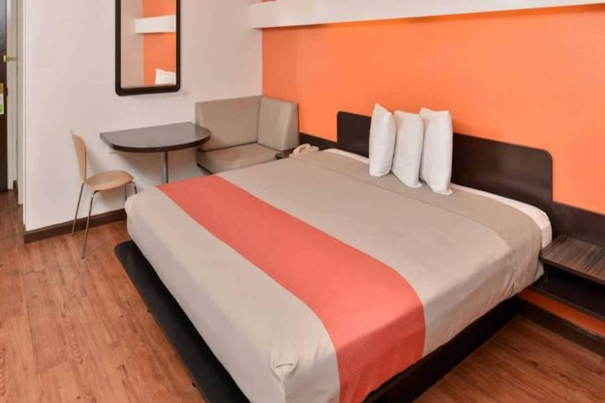 1 King Bed  Smoking - foto 3
