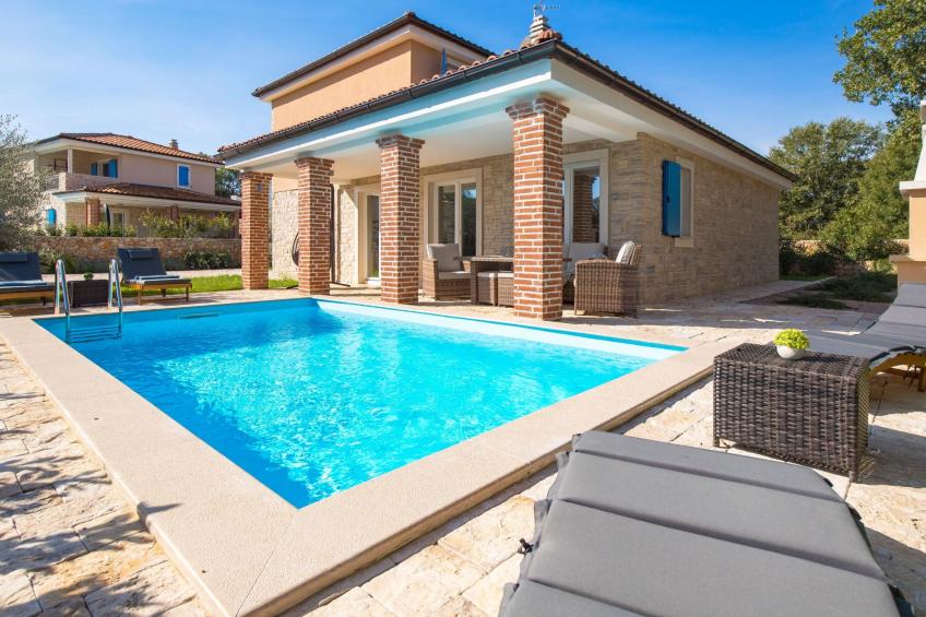 Romantische Villa mit Pool, umgeben von Natur - foto 6