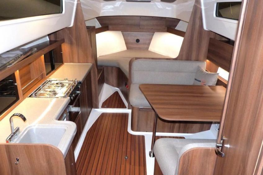 Yacht Overtime im Hafen der Marina Braunsbedra - foto 4