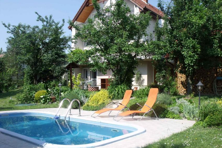 Holiday apartment with pool - BF-K6CD