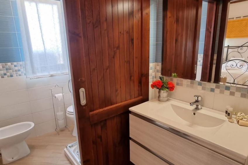 Wohnung mit drei Betten - foto 5