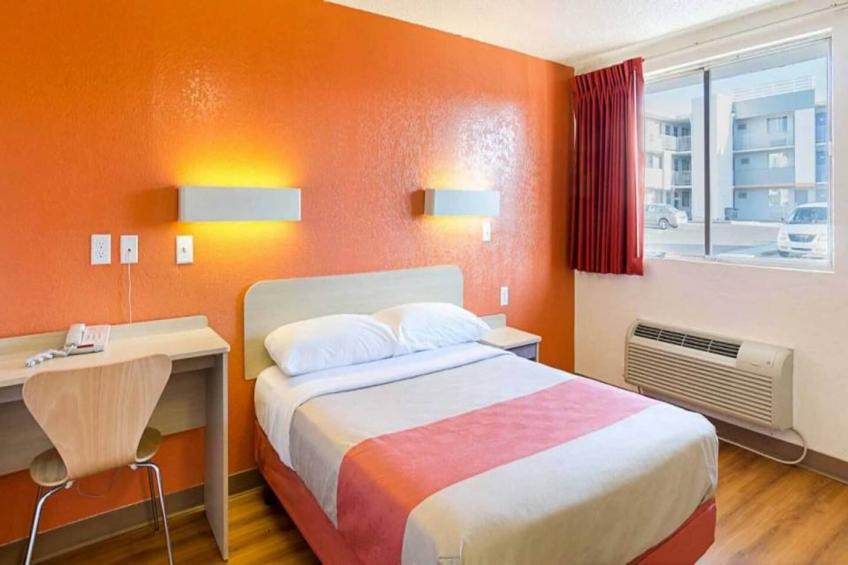 1 Queen Bed - foto 8