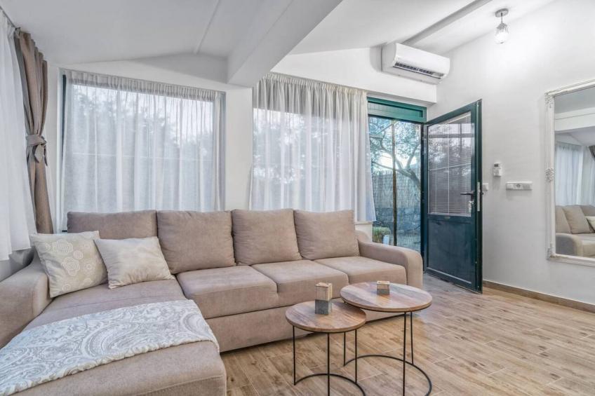 Hidden Gem Holiday Home with Pool in Kastel Stafilic - Two Bedroom Holiday Home with Pool - foto 2