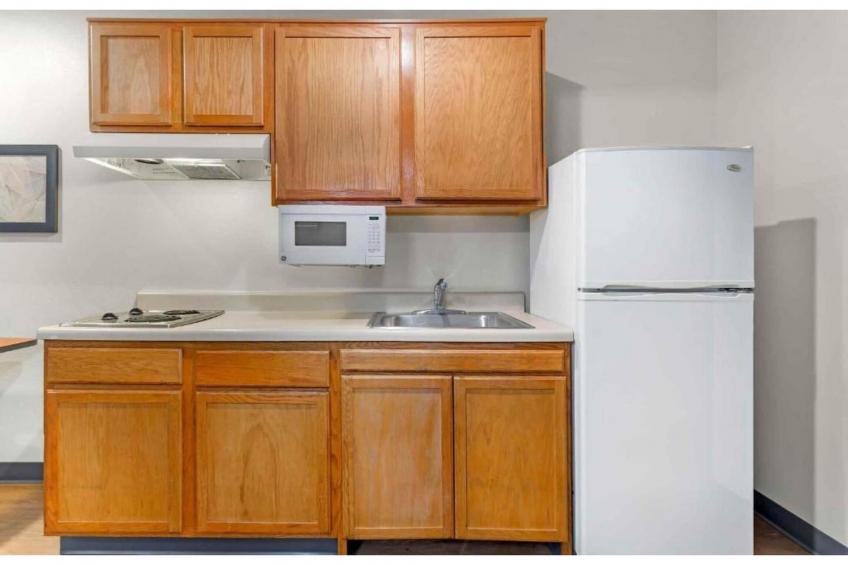 1 Full Bed  Non-Smoking Kitchen - foto 9