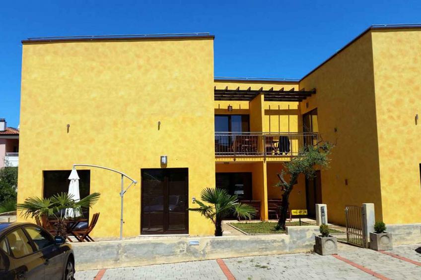Holiday apartment with terrace and air conditioning - BF-D2MR
