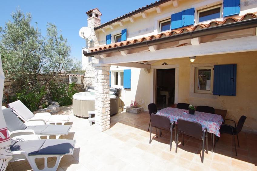 in Kavran mit Terrasse und Grill - foto 2