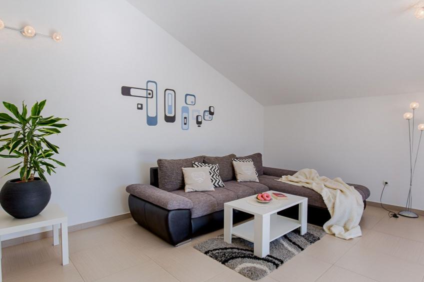 Luxuriöse Villa mit Pool, großem mediterranen Garten und Kinderspielplatz. - foto 25