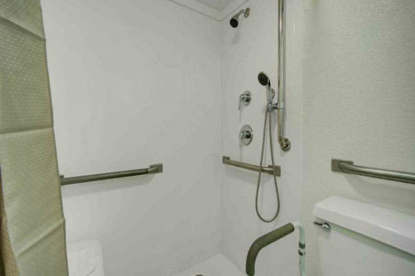 1 Queen Bed  Non-Smoking - foto 12