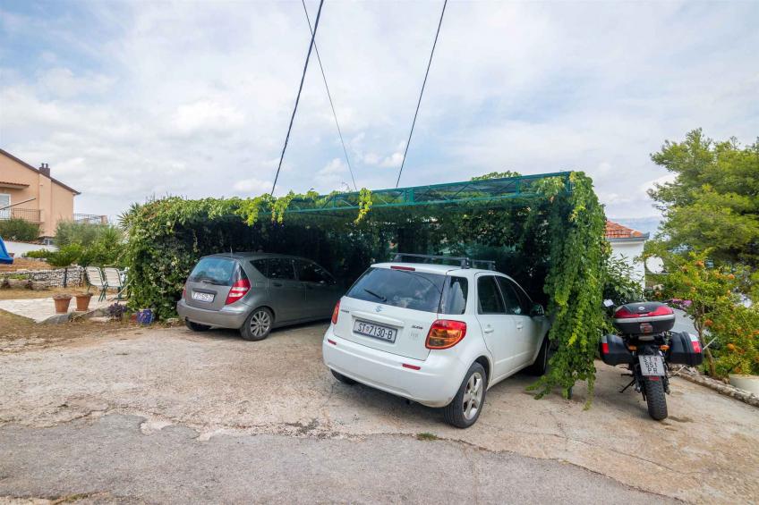 Holiday apartment with air conditioning, terrace and sea view in Slatine - BF-3VNF8 - foto 11